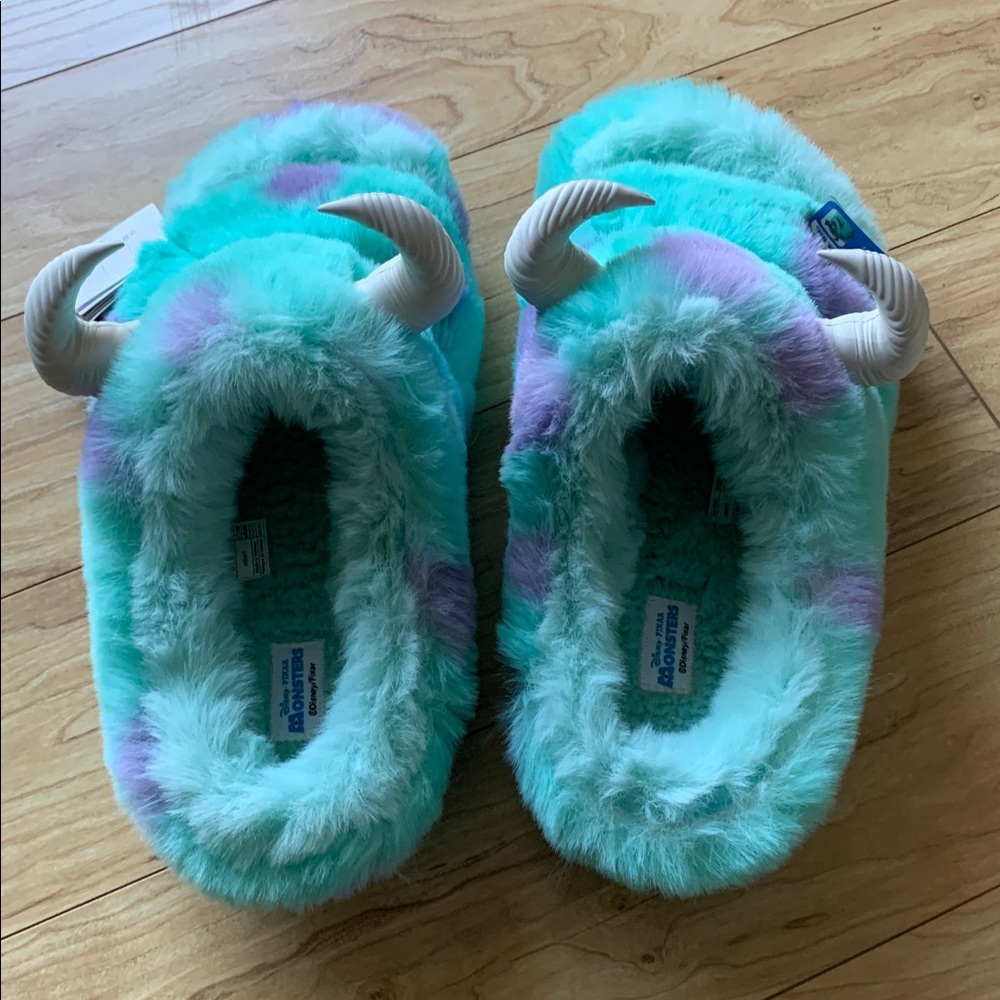 CROCS Monsters Sulley Classic Cozy Sandals unisex - Picture 3 of 11